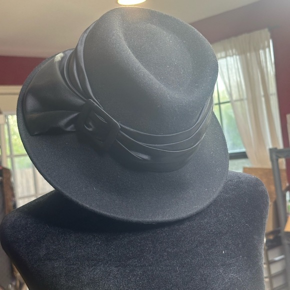 betmar Other - Betmar New York Black Wool Felt Fedora Hat Satin Band Buckle Unisex L